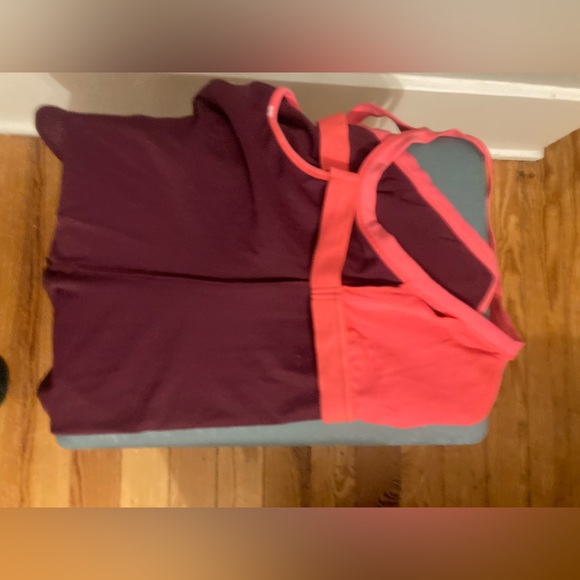 ALO yoga tank top built in bra. Size L. Flattering - Picture 6 of 8